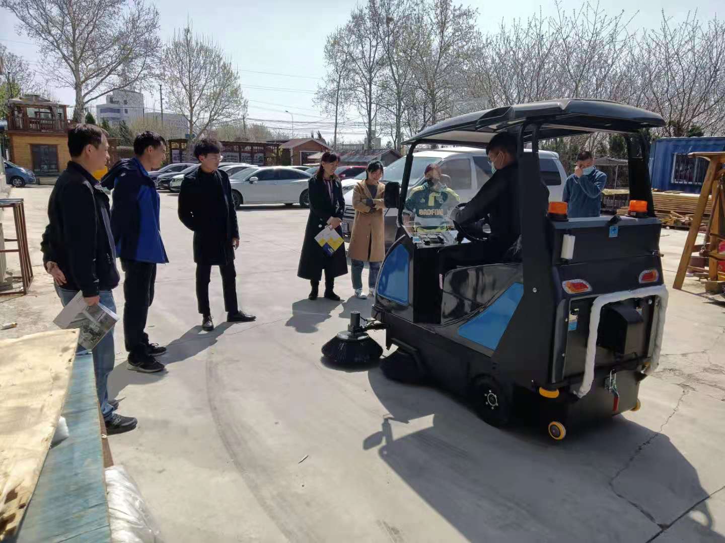 鼎潔盛世DJ1400A電動(dòng)掃地車(chē)駕駛掃地清掃車(chē)再交機(jī)96