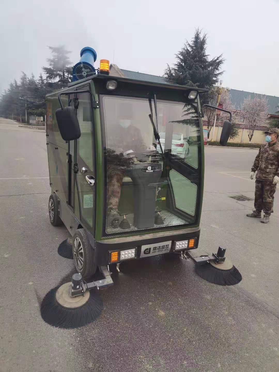 陜西西安，四川綿陽(yáng)軍隊(duì)交機(jī)DJ2300GYWP掃地機(jī)